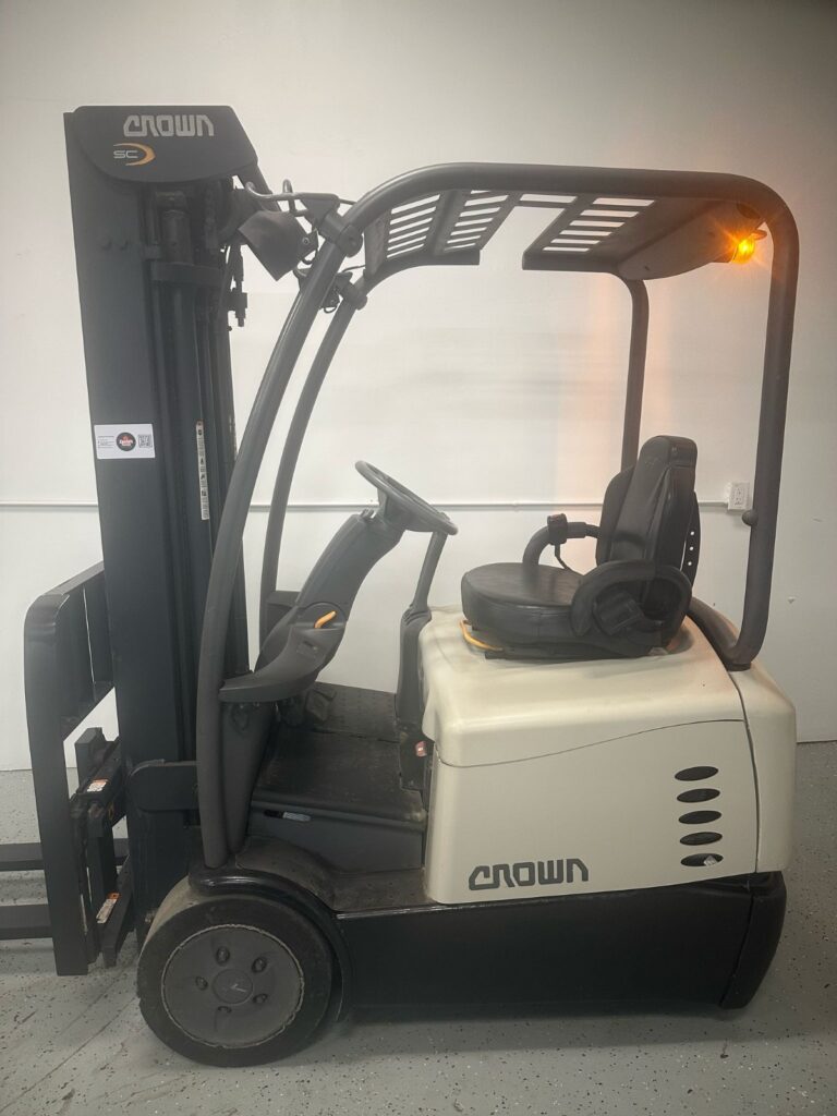 Crown 3 Wheel Electric Forklift