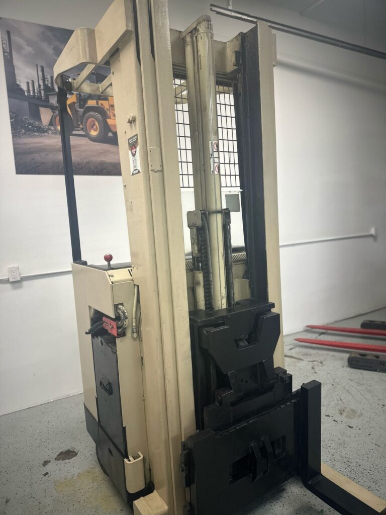 Crown 35RRT Reach Forklift