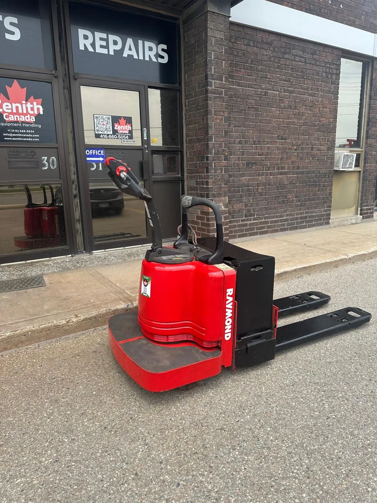 112TM-FRE60L Raymond Electric Pallet Jack for Sale