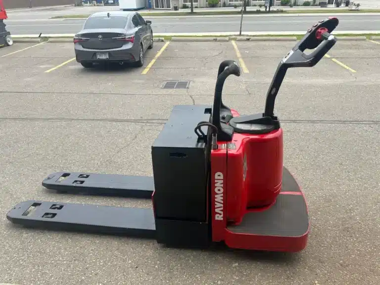 Used 112TM-FRE60L Raymond Electric Walkie