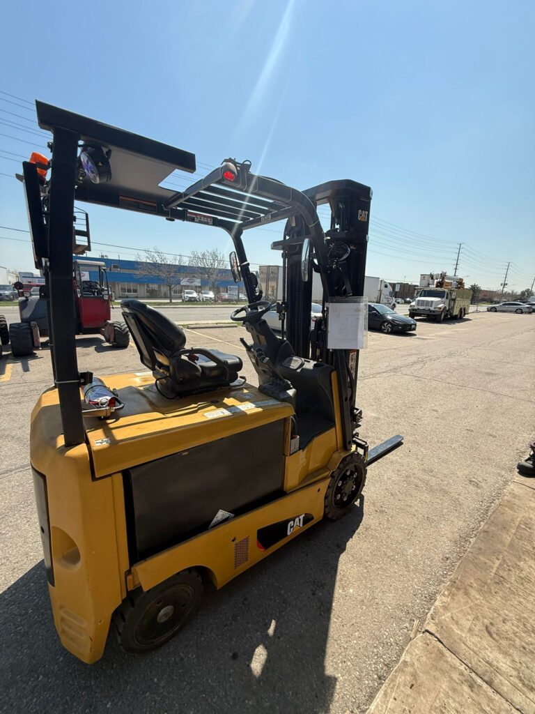Used Caterpillar Forklift 5,000 lbs