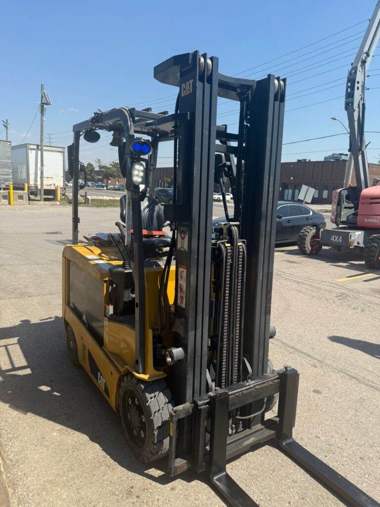 Used Caterpillar Forklift S1094