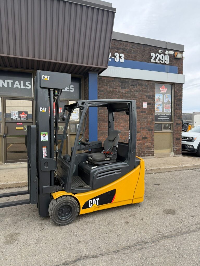 Used CAT Forklift 4000 LBS