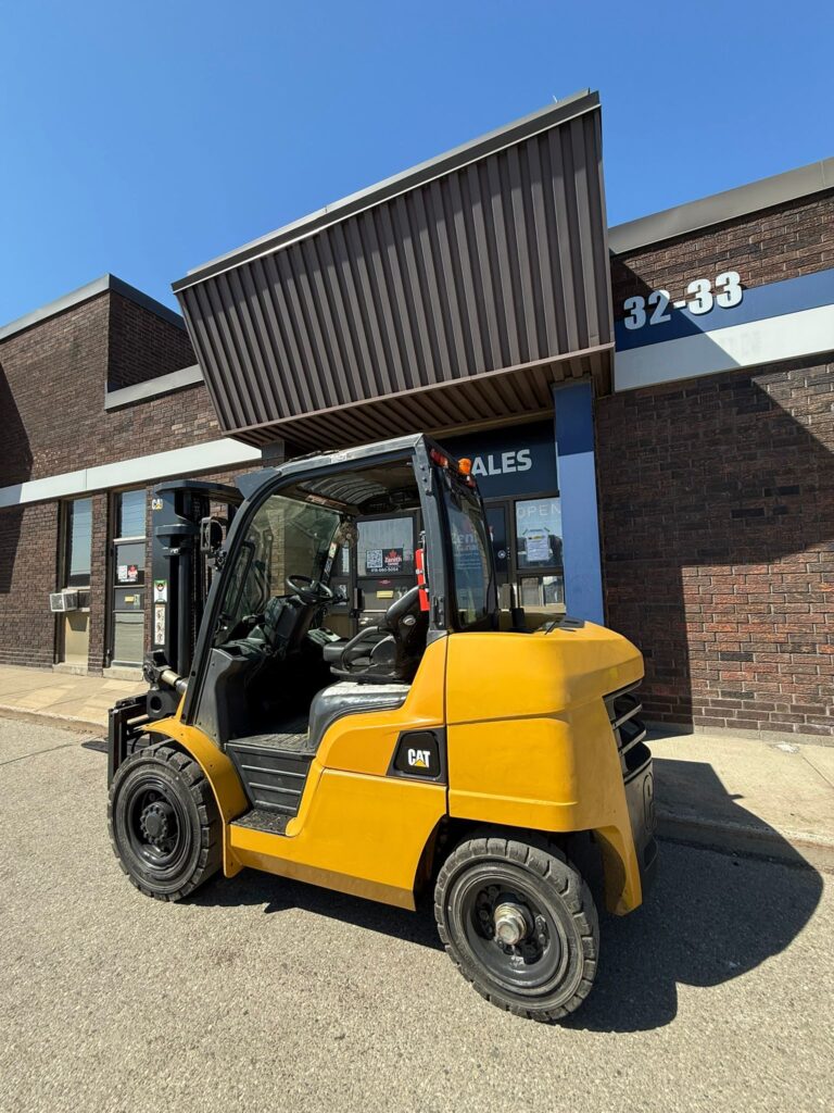 Used Caterpillar Forklift 8000 LBS