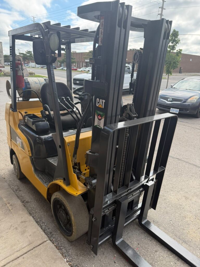 Used Caterpillar Forklift S1136