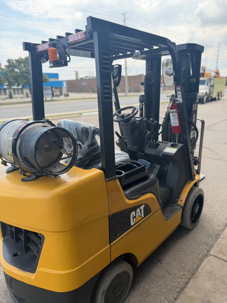 Used Caterpillar Forklift S1142