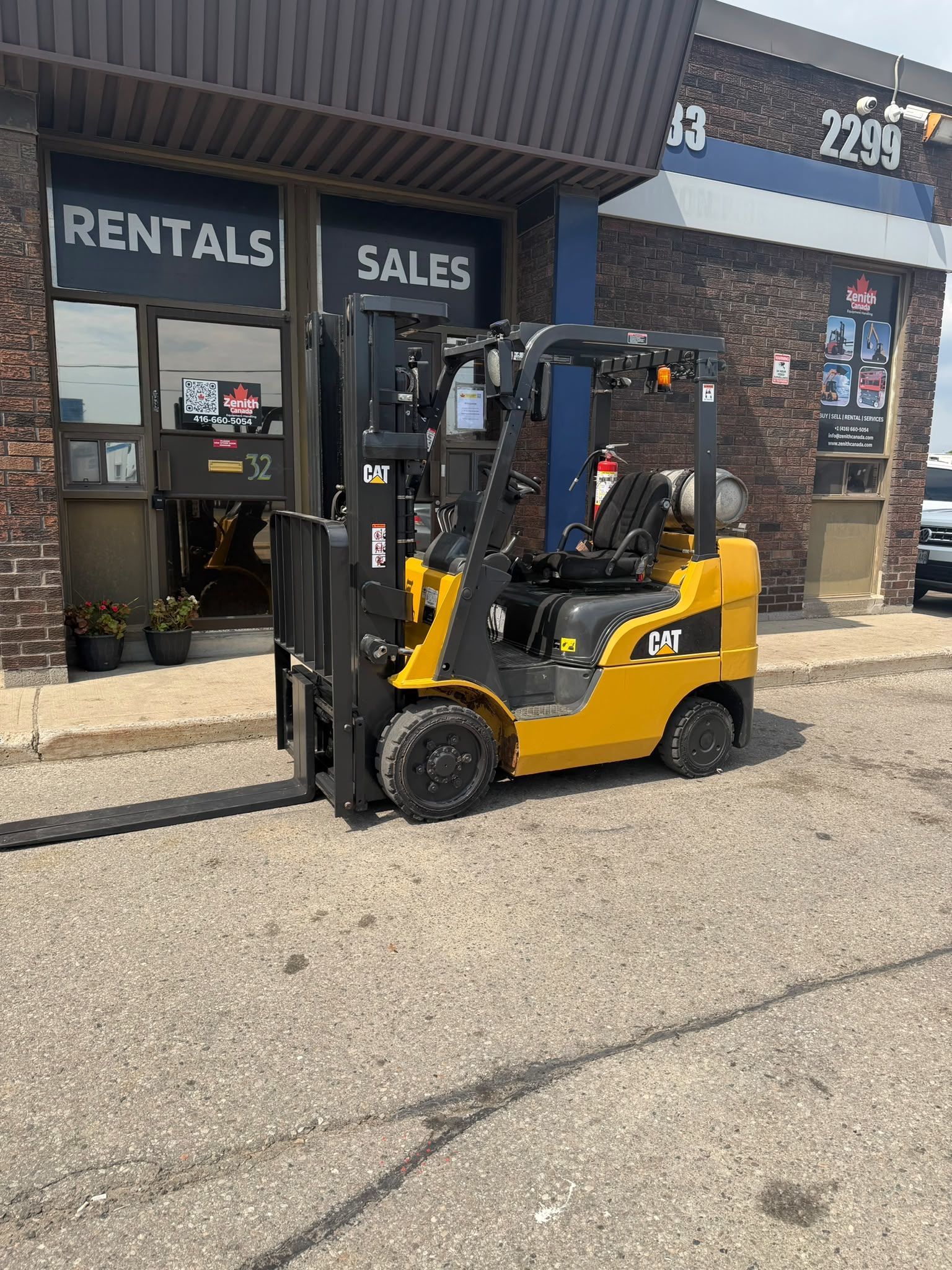 Used Caterpillar Forklift S1143