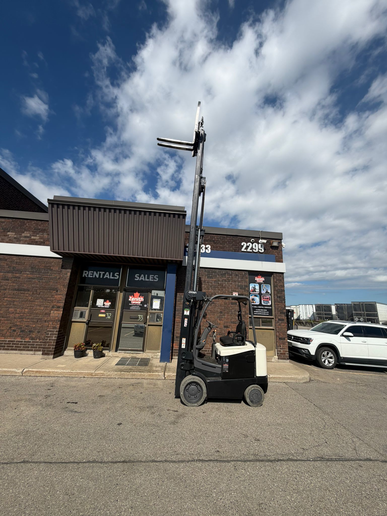 Used Crown Forklift S1144