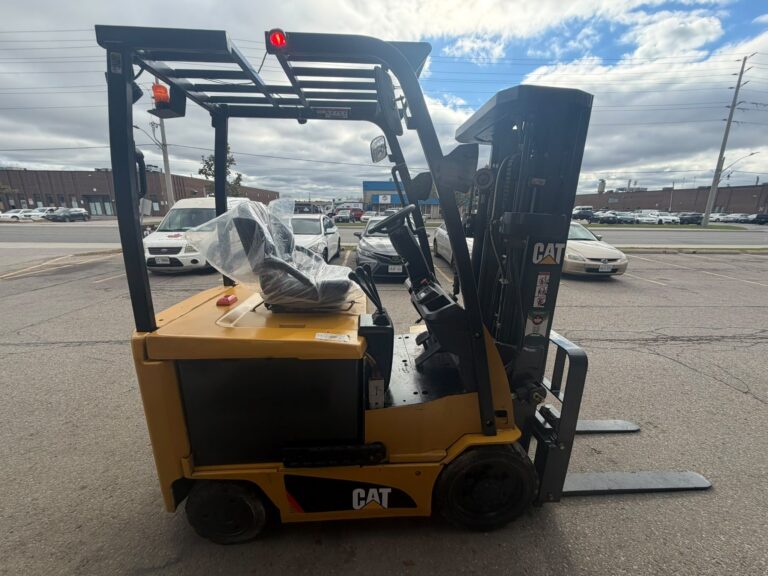 Used CAT Forklift